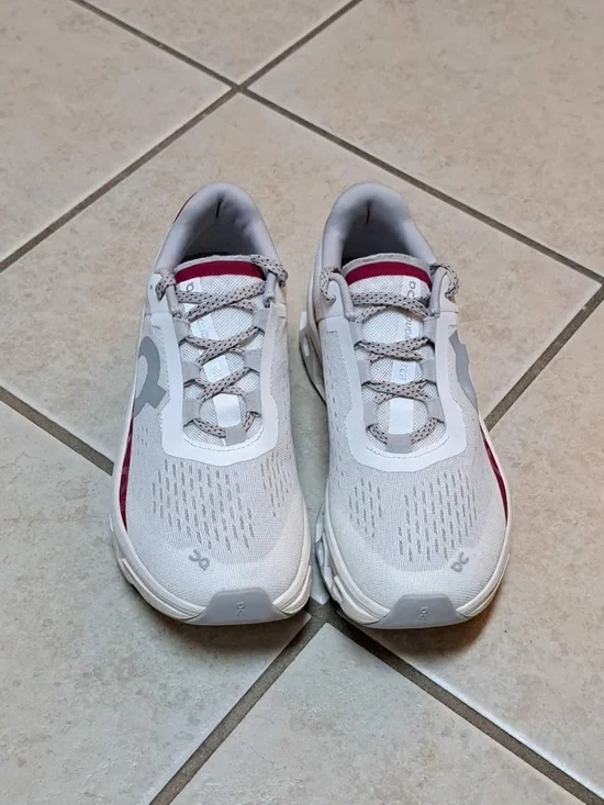 On Cloud Running Women's Cloudmonster shoes - Ivory/Grenadine - Wmn's sz 7 - Picture 3 of 9